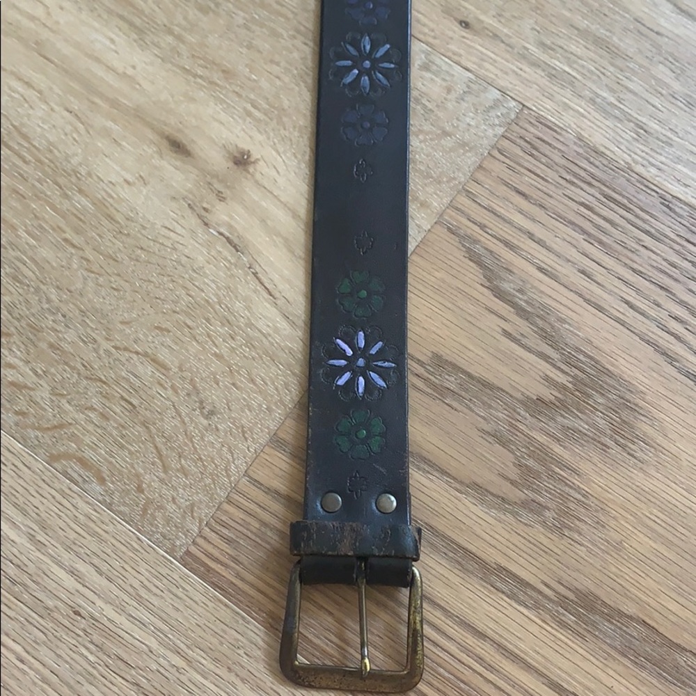 belt with flowers